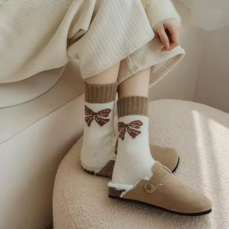 4 Pairs of Cashmere Socks for Women Autumn and Winter Plus Velvet Thickened Mid-Tube Socks Warm Long Socks