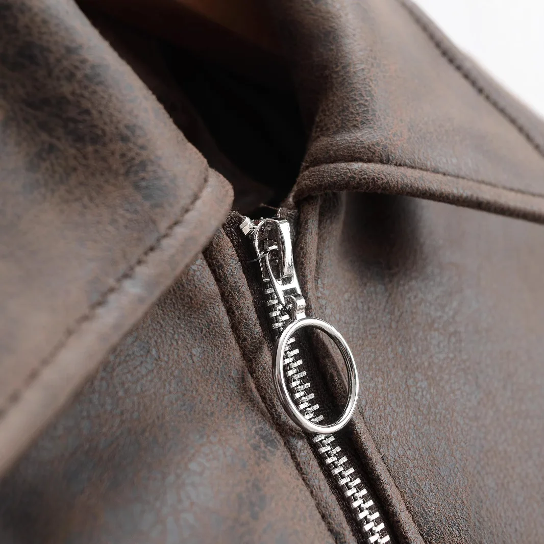 سترة نسائية لخريف 2025 مصنوعة من الجلد الصناعي وسحاب وطية صدر السترة كاجوال متعددة الاستخدامات