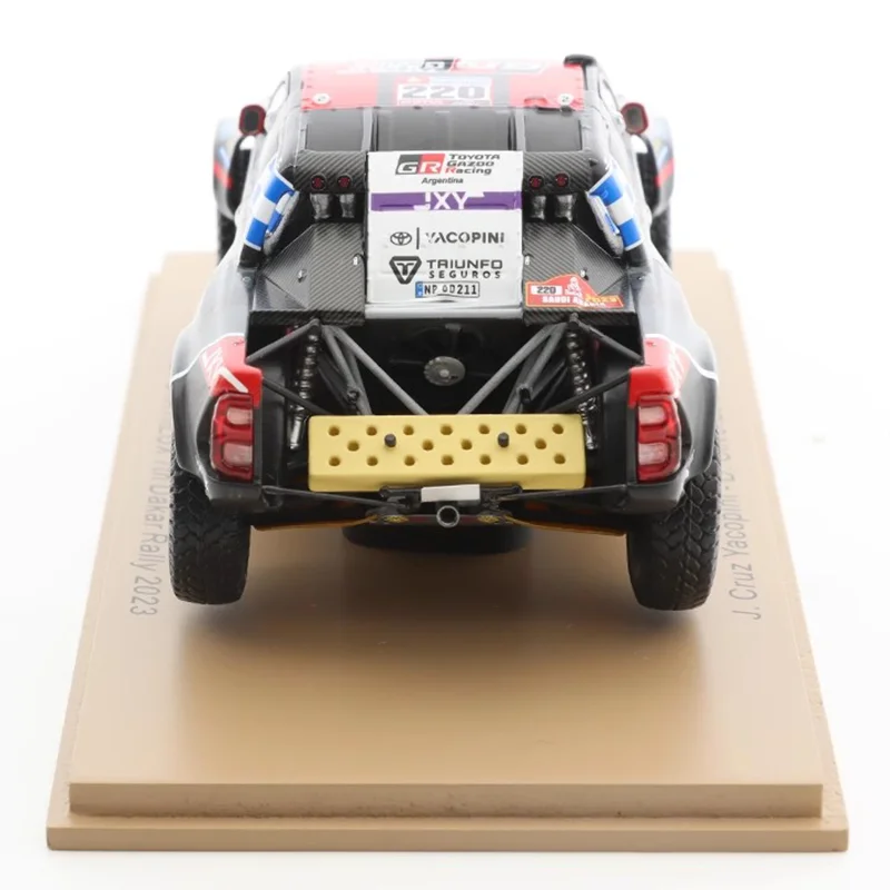 جديد شرارة 1:43 تويوتا هايلكس Gr Dkr No.220 2023 No.205 2022 بطولة داكار رالي محاكاة الراتنج نموذج تحصيل لعبة الهدايا #4