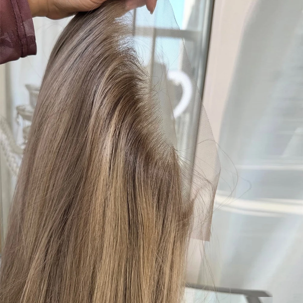 Peruka syntetyczna typu lace front 13x4 z pasemkami w kolorze popielatego blondu, mieszanka włosów ludzkich, bezklejowa, odporna na ciepło, proste włókno.