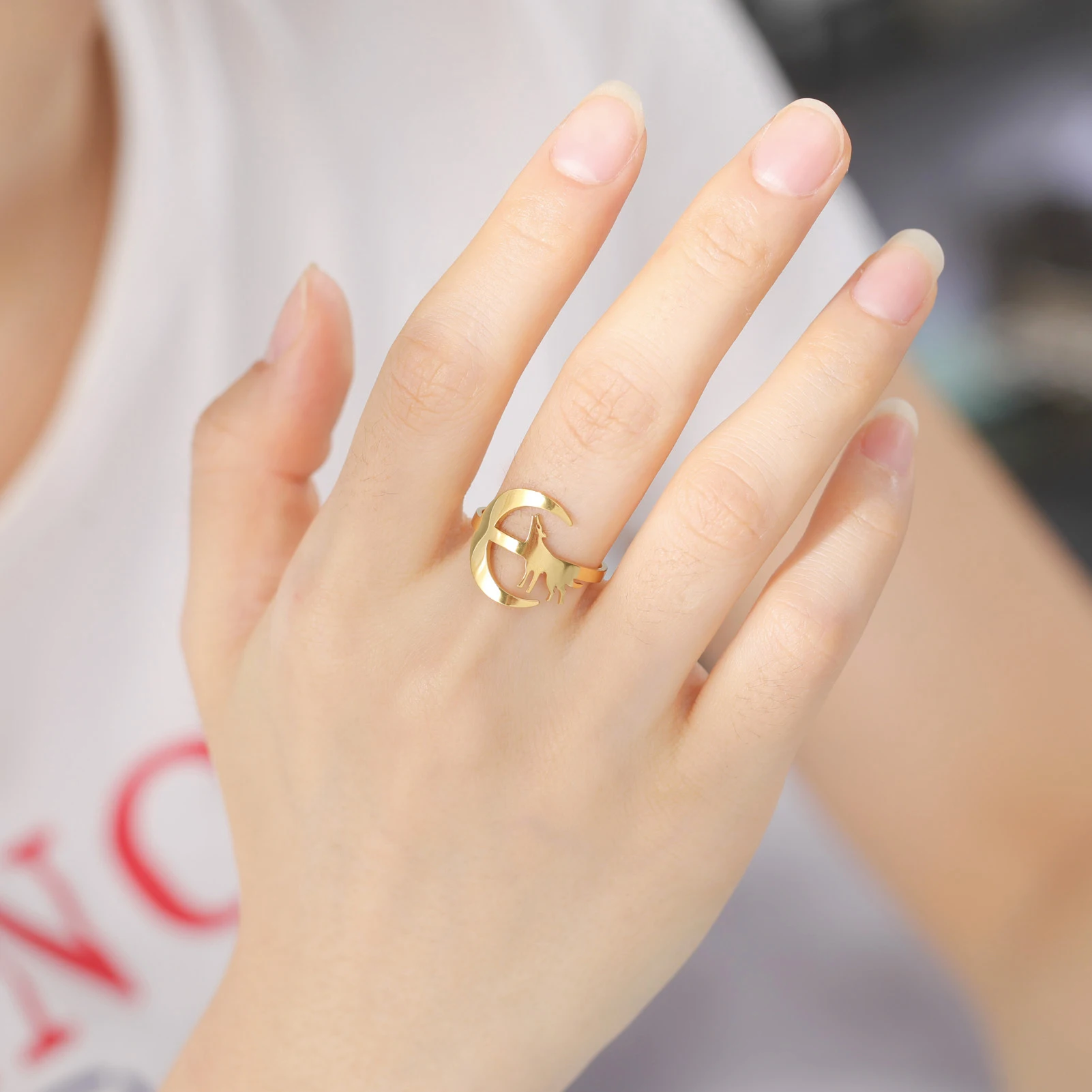 

Stylish stainless steel Moon with Wolf Punk couple Ring Wolf Howling at the Moon Adjustable Birthday Vintage Amulet jewelry