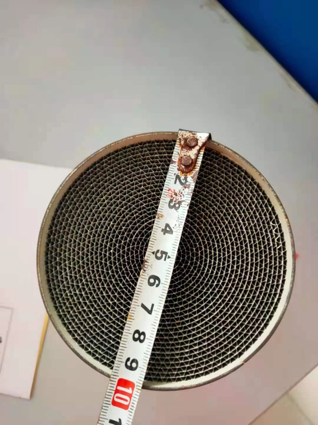 Catalisador metálico para motocicletas e carros