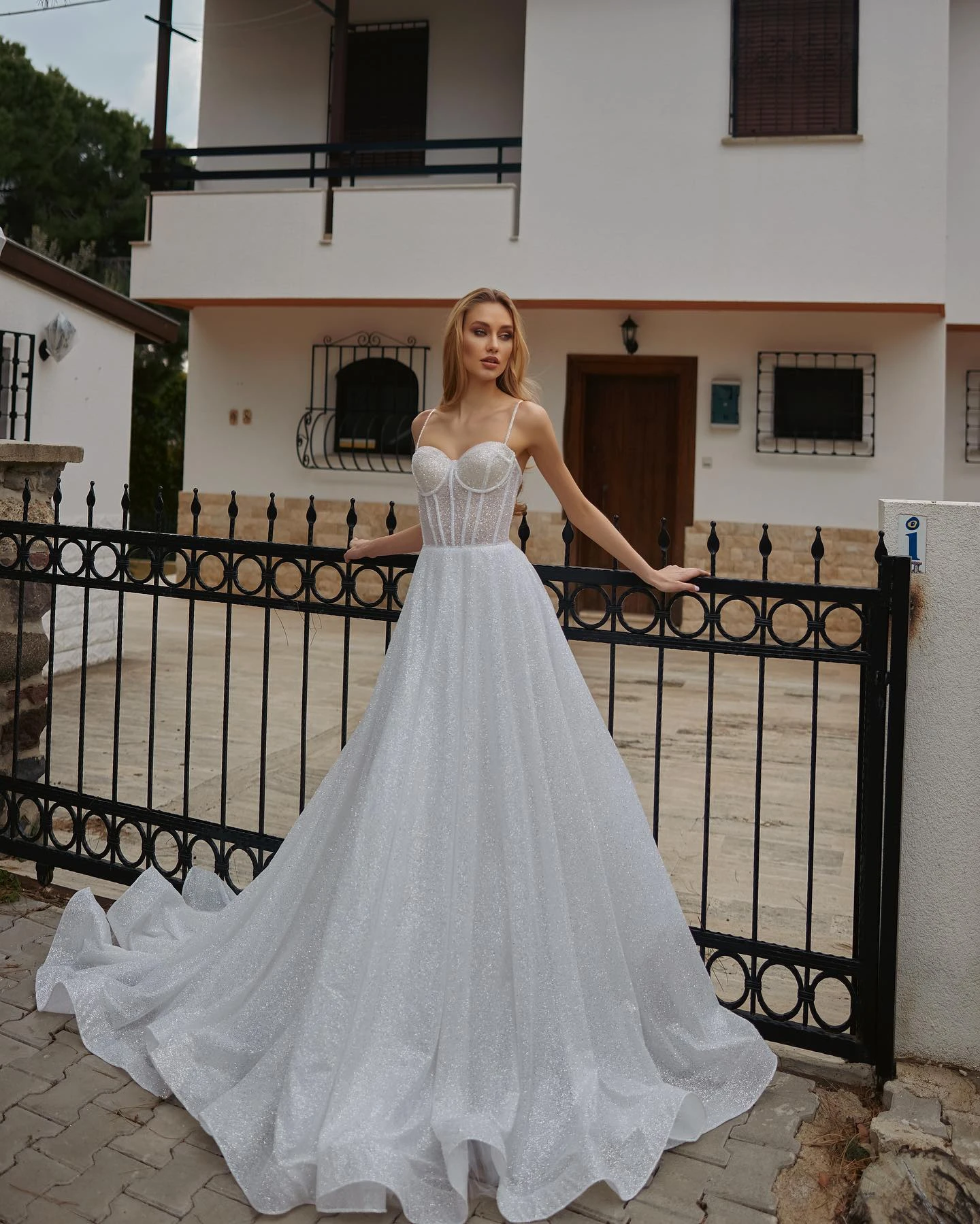 Sweetheart Spaghetti Strap Glitter Tulle A Line Wedding Dress Cathedral Train Bridal Gown Vestidos De Novia Custom Plus Size