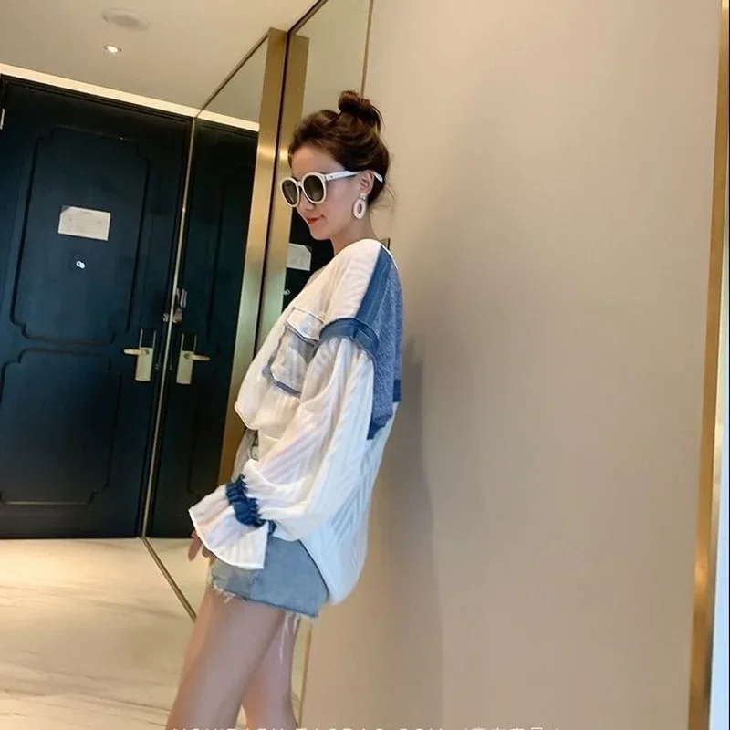 Women Japanese Loose Sweet V-Neck Lace Denim Patchwork Tops 2024 New Spring Ladies Harajuku Long Flare Sleeve Chiffon T-shirts