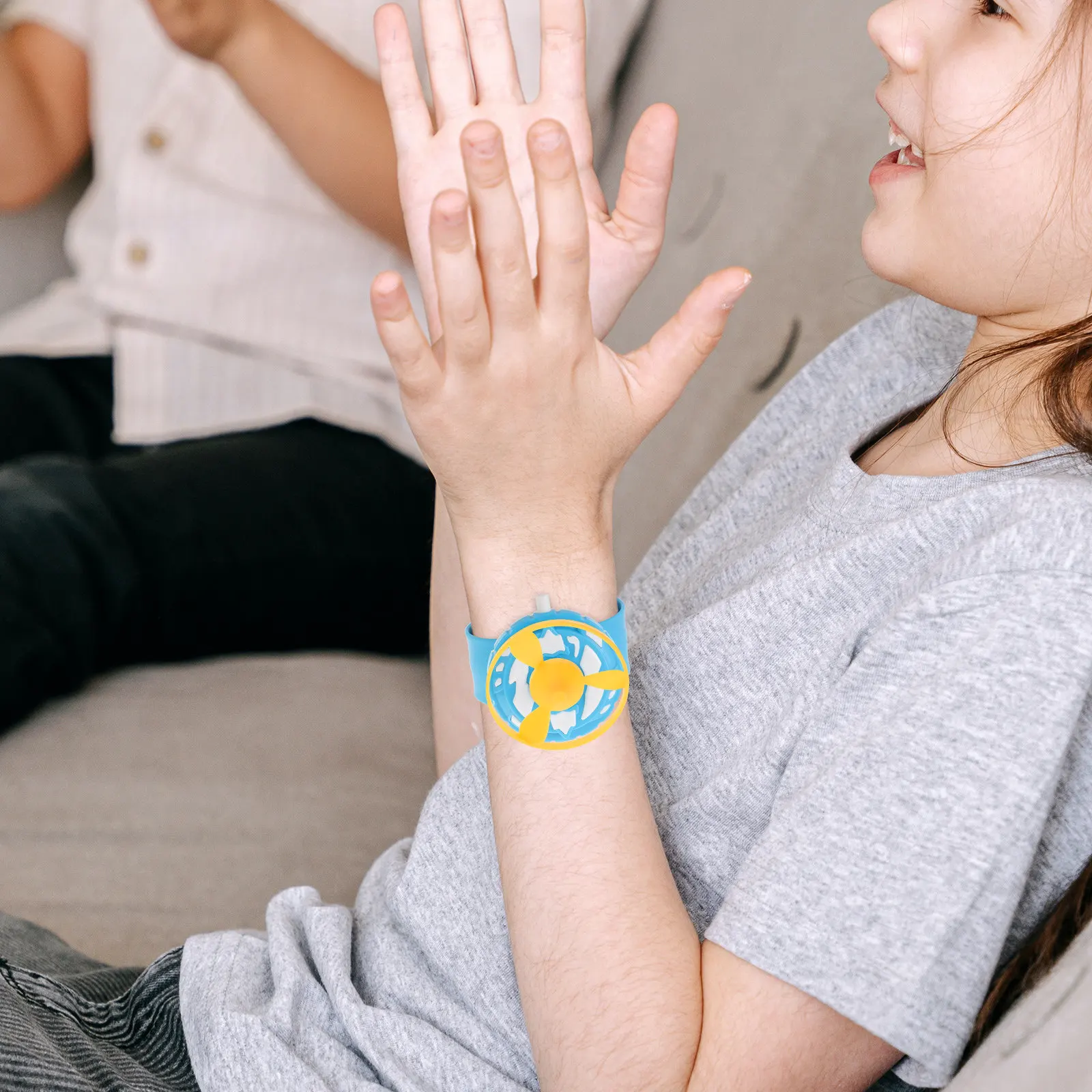 2-unidades-de-pulseiras-infantis-com-disco-voador-para-uso-ao-ar-livre-ideais-para-festas-presentes-para-criancas-meninos-e-meninas-com-desenhos-animados-para-brincar-e-usar-em-festivais