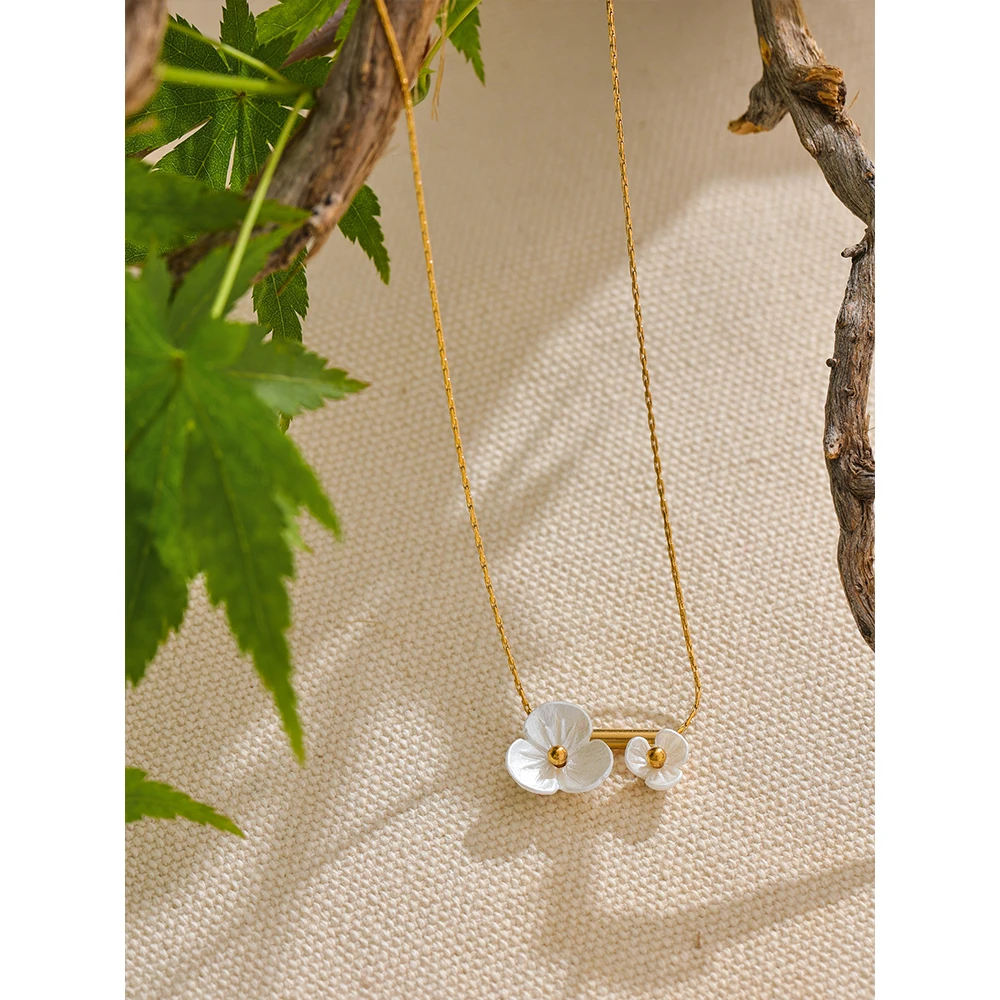 Yhpup Edelstahl süße romantische schicke Harz Blume Anhänger Sommer Halskette 18 Karat Gold Farbe Pvd Kragen Schmuck für Frauen Geschenk
