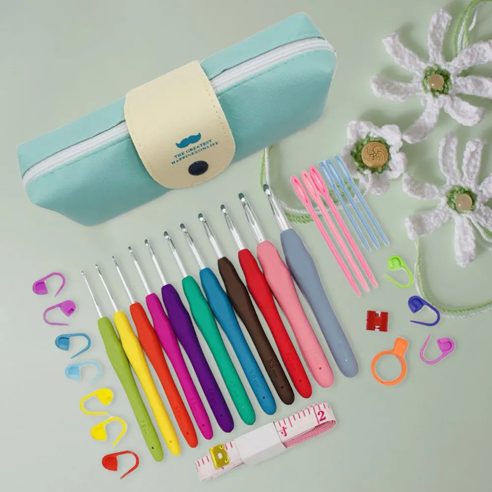 Set di uncinetti ferri da maglia smussati con custodia uncinetti in alluminio manico ergonomico 11 misure per regali mamma nonna
