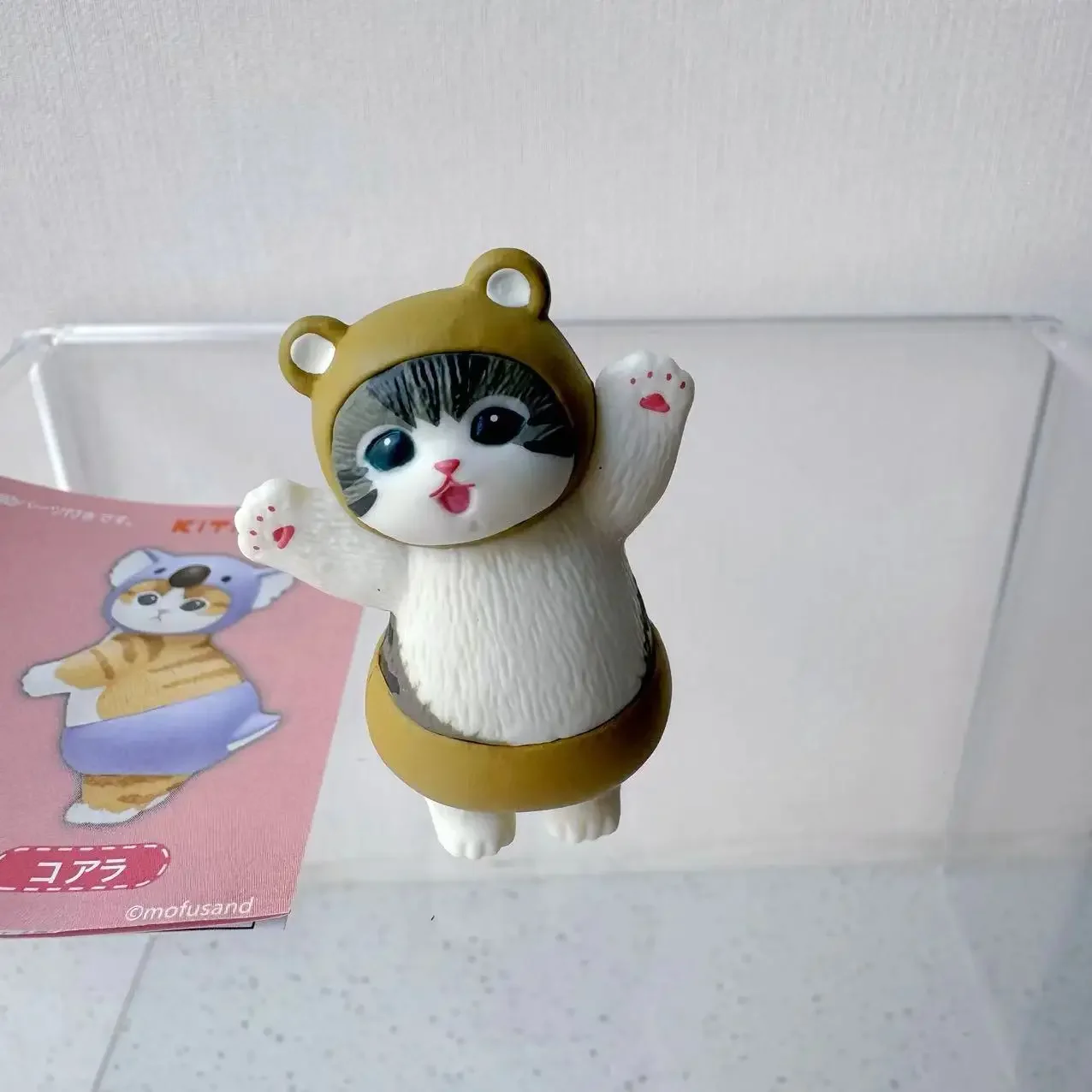 Japonês genuíno gacha escala modelo animal traje coelho coala panda bonito mesa decoração figura de ação brinquedos