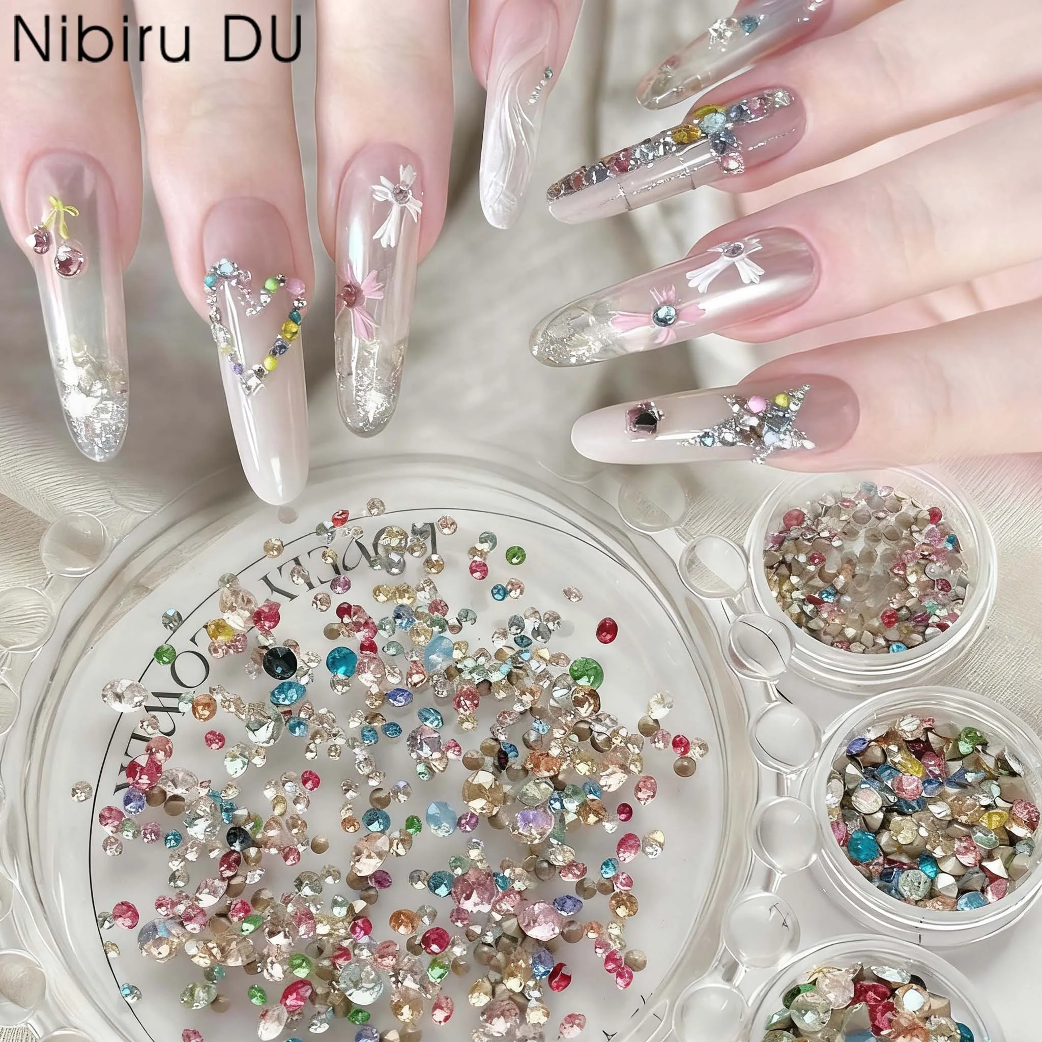 100pcs Super Bright White Glass Pointed Bottom Rhinestones Colorful Crystal Nail Art Charms Glitter Diamond Manicure Accessories