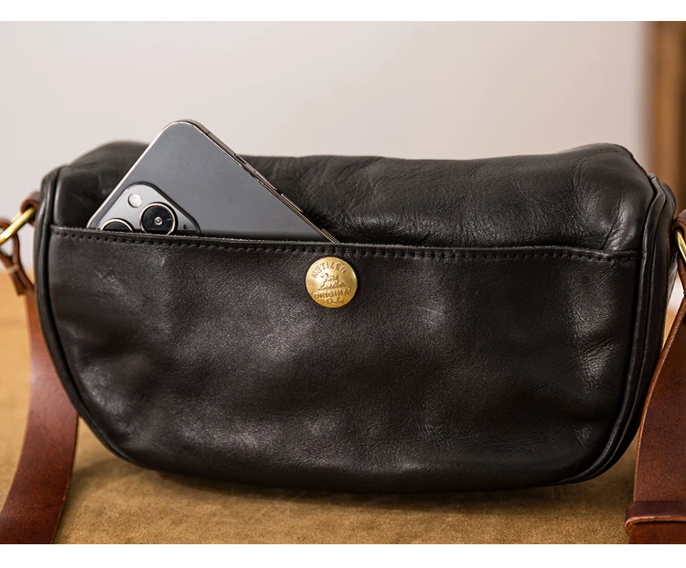 Handgefertigte Herren-Umhängetasche aus echtem Leder, modische Outdoor- und Alltagstasche, schwarze Crossbody-Tasche aus Kuhleder – Detail 13