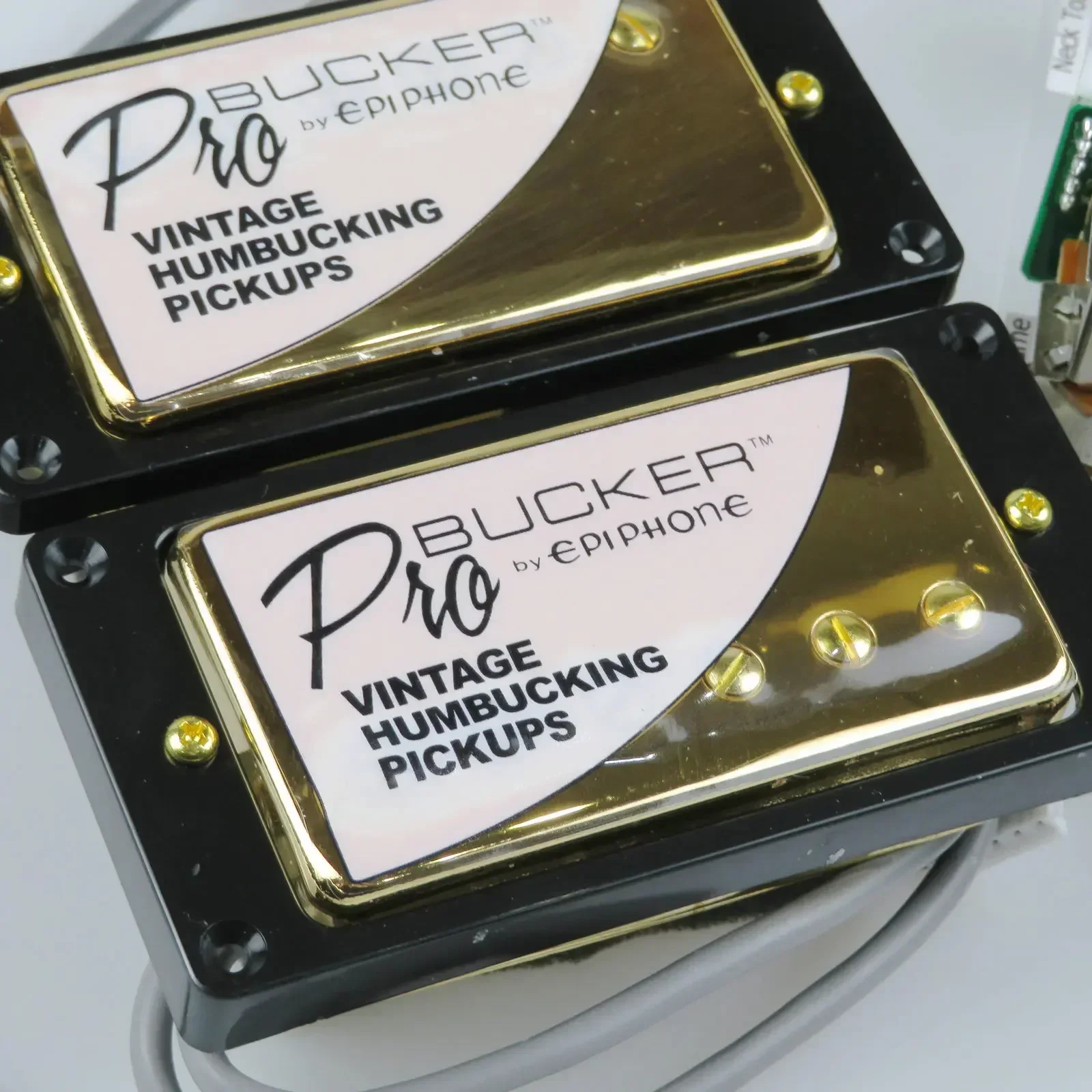 

Hot Sale-Humbucker Pickups ProBucker Standard Electric Guitar With Pro Quick Connection Wiring Harness Golden Cover