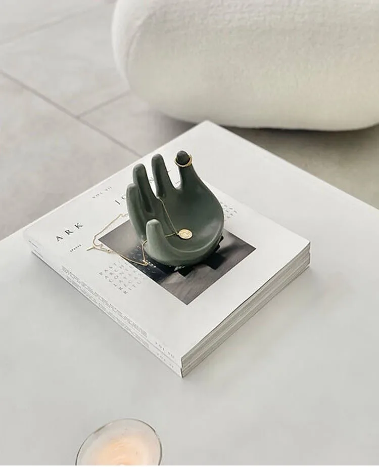 

Fun Ring Holder Storage Tray Jewelry Display Rack Ceramic Hand Shape Tabletop Decoration Jewelry Display Stand