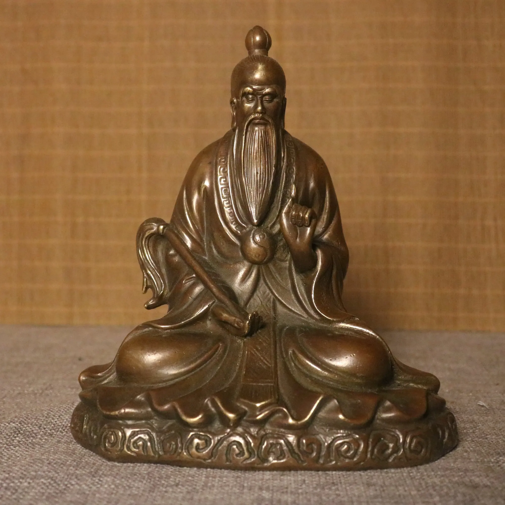 

Taishang Laojun Brass Decor - Elegant Living Room Entrance Ornament, Fine Home Craftsmanship Decorative Piece