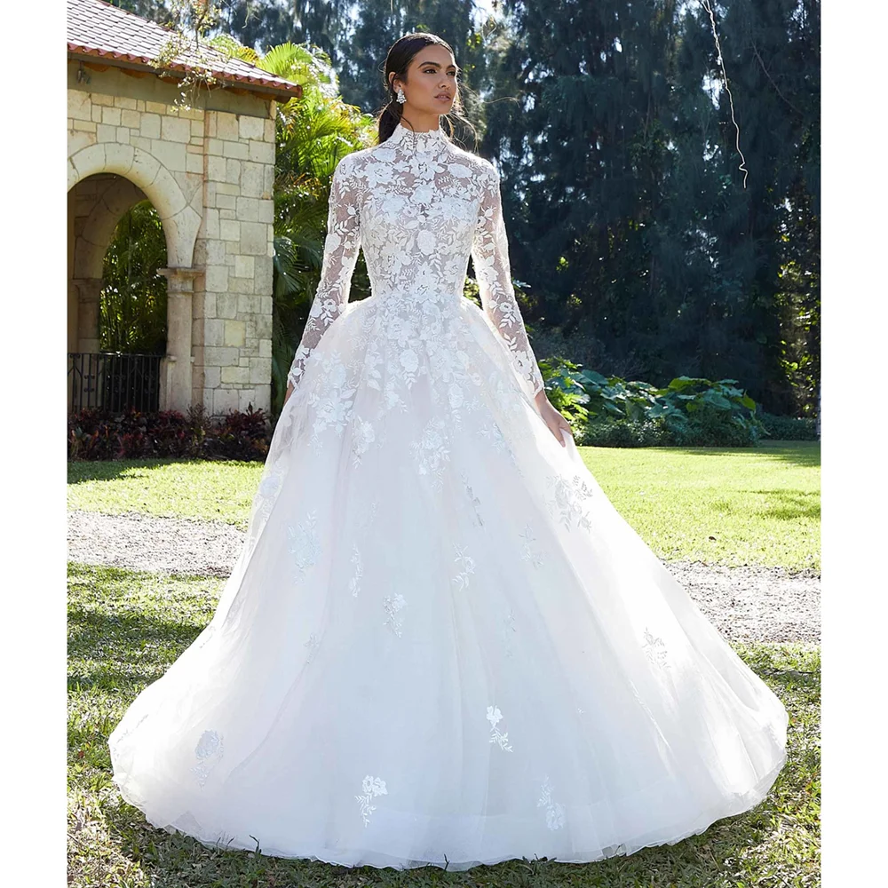 Abiti da sposa eleganti con applicazioni in pizzo Colletto alto bianco Maniche lunghe Fiori Abiti a trapezio Abiti da sposa con strascico di moda