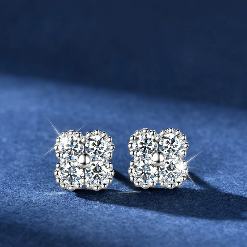 

S925 Sterling Silver Moissanite Clover Stud Earrings for Women, Light Luxury, Niche, High-End Floral Design
