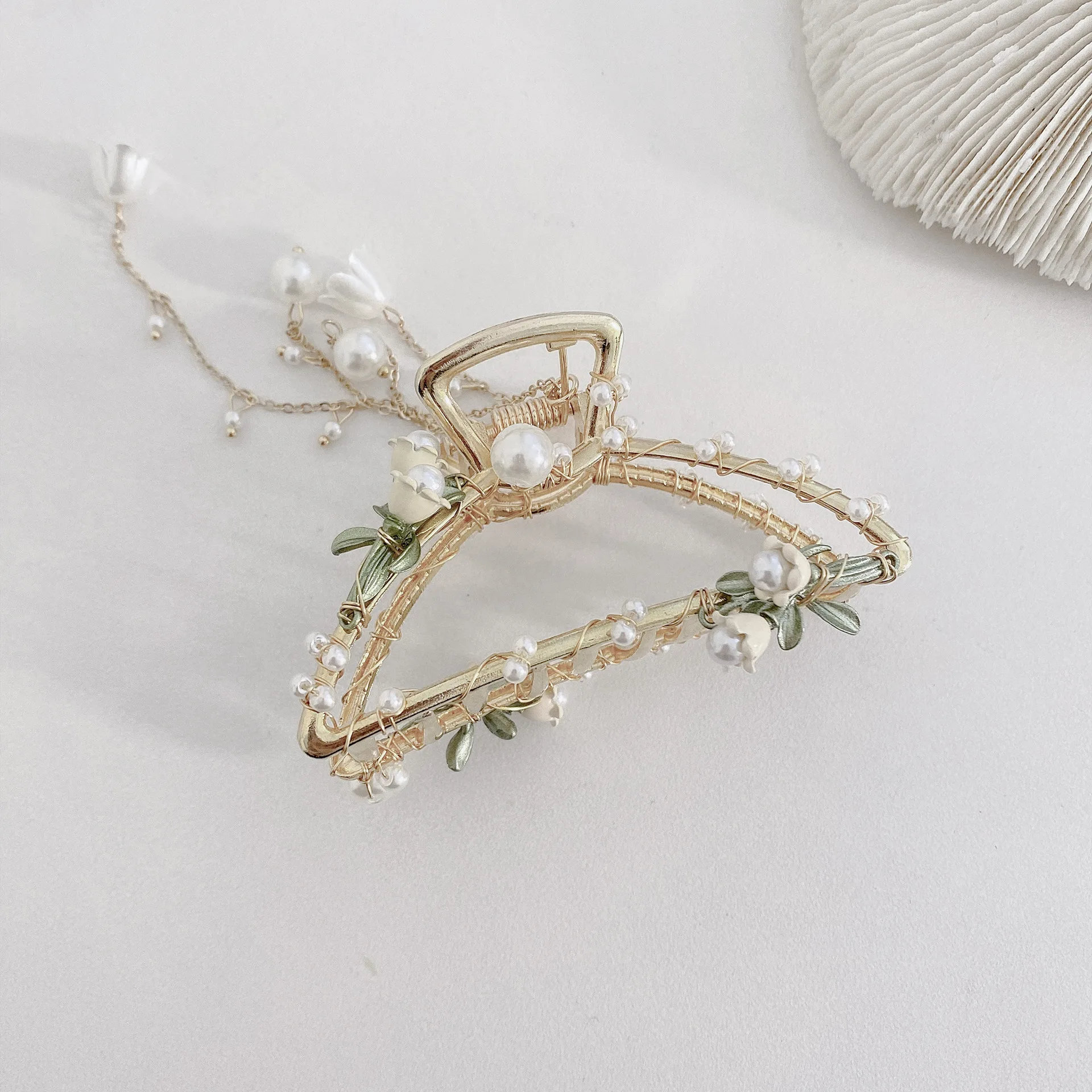 The New refined super fairy Lily of  the Valley Shark Clip Hair Claw Clips For Women Headwear Hairpins Claw Clip Shark Clip