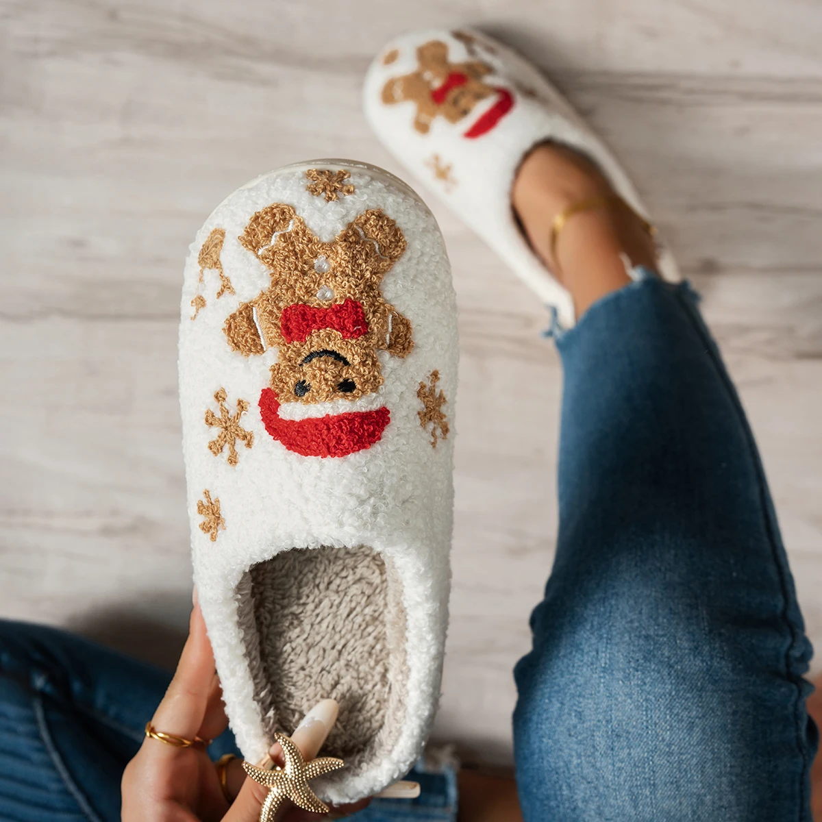 Christmas Winter Indoor Leisure Warm Slippers Embroidery Gingerbread Man Cartoon Pattern Women Comfy Soft Sole Home Fuzzy Shoes