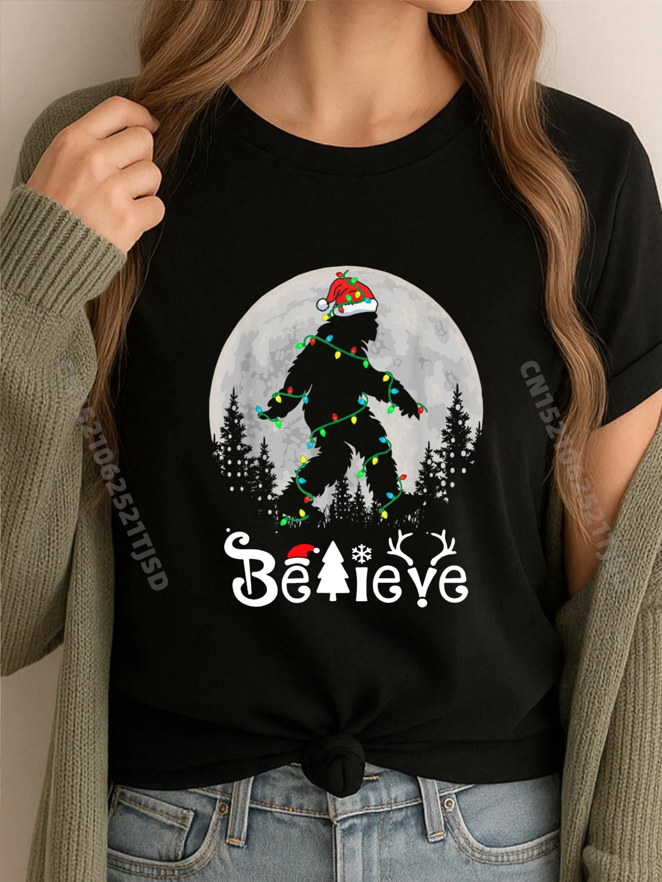 

Рождественская брендовая футболка Santa Bigfoot с рождественскими огнями Sasquatch Believe Harajuku Group