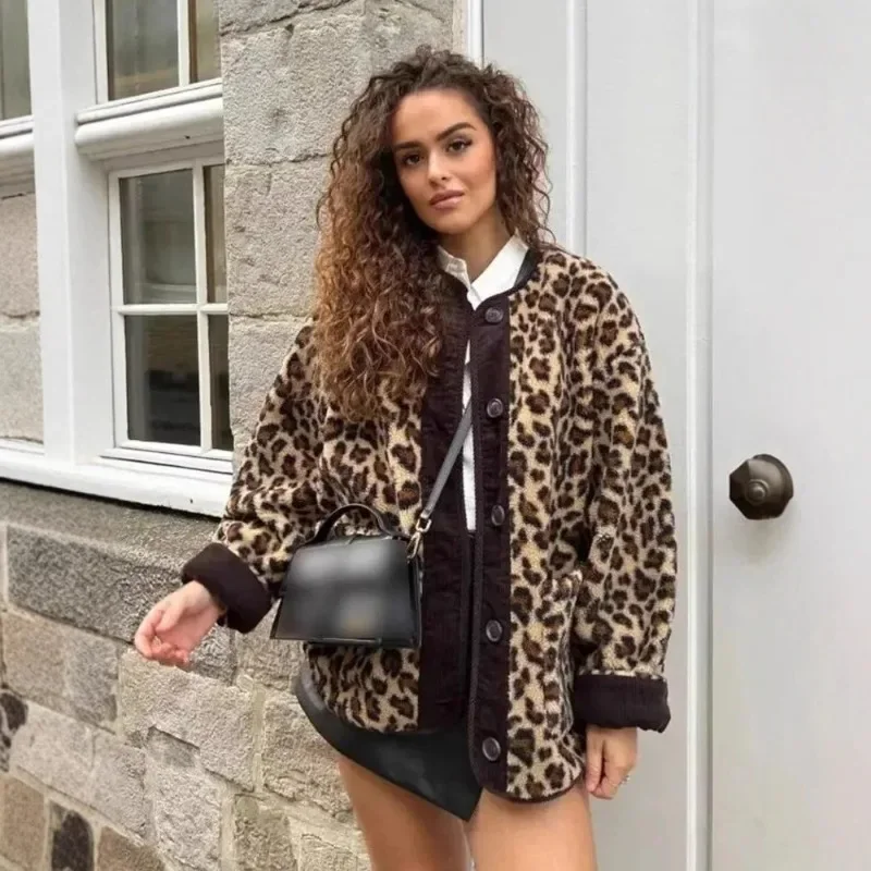 

Fashion Single-breasted Leopard Jacket Women Retro O-Neck Pocket Warm Lamb Wool Coat Lady Chic High Street Outerwear 2025