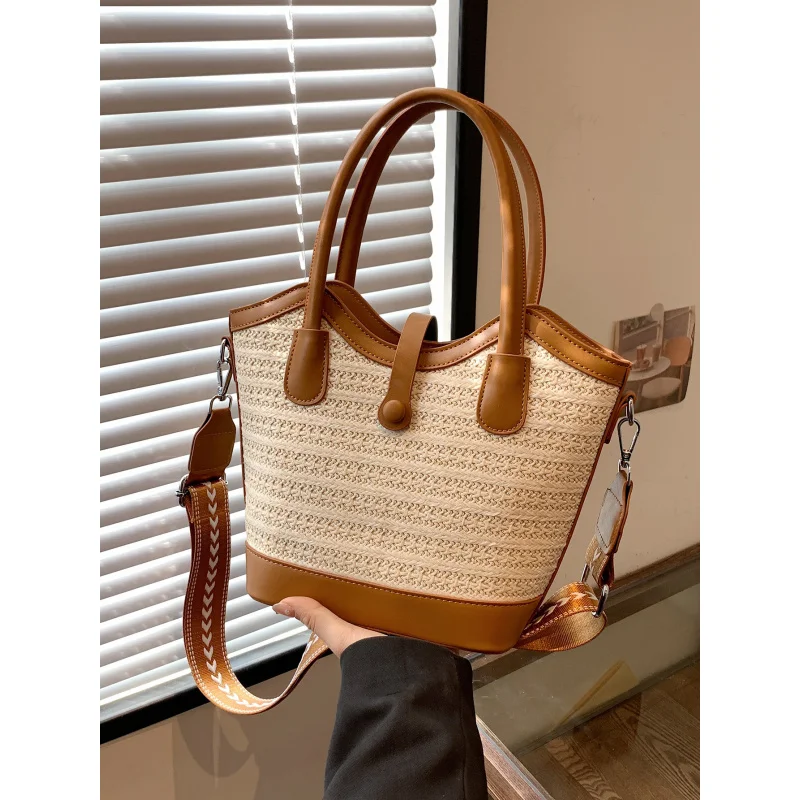 Large-capacity woven bag for women2026New Spring/Summer Fashion Straw Bucket Bag for Beach Vacations, Shoulder and Crossbody Bag
