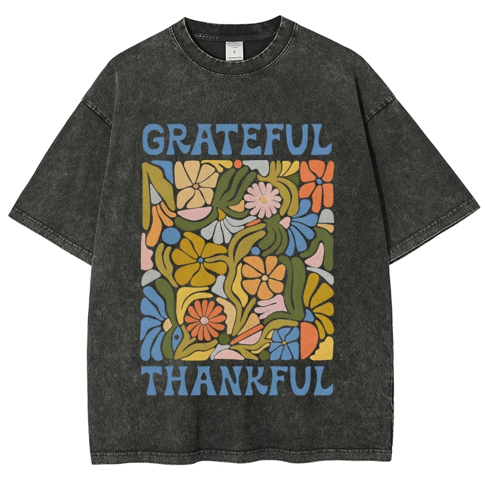 Women's Fashionable Graphic Short Sleeve T-Shirts - Bold Grateful Thankful Message with Vibrant Floral Pattern for Everyday Wear