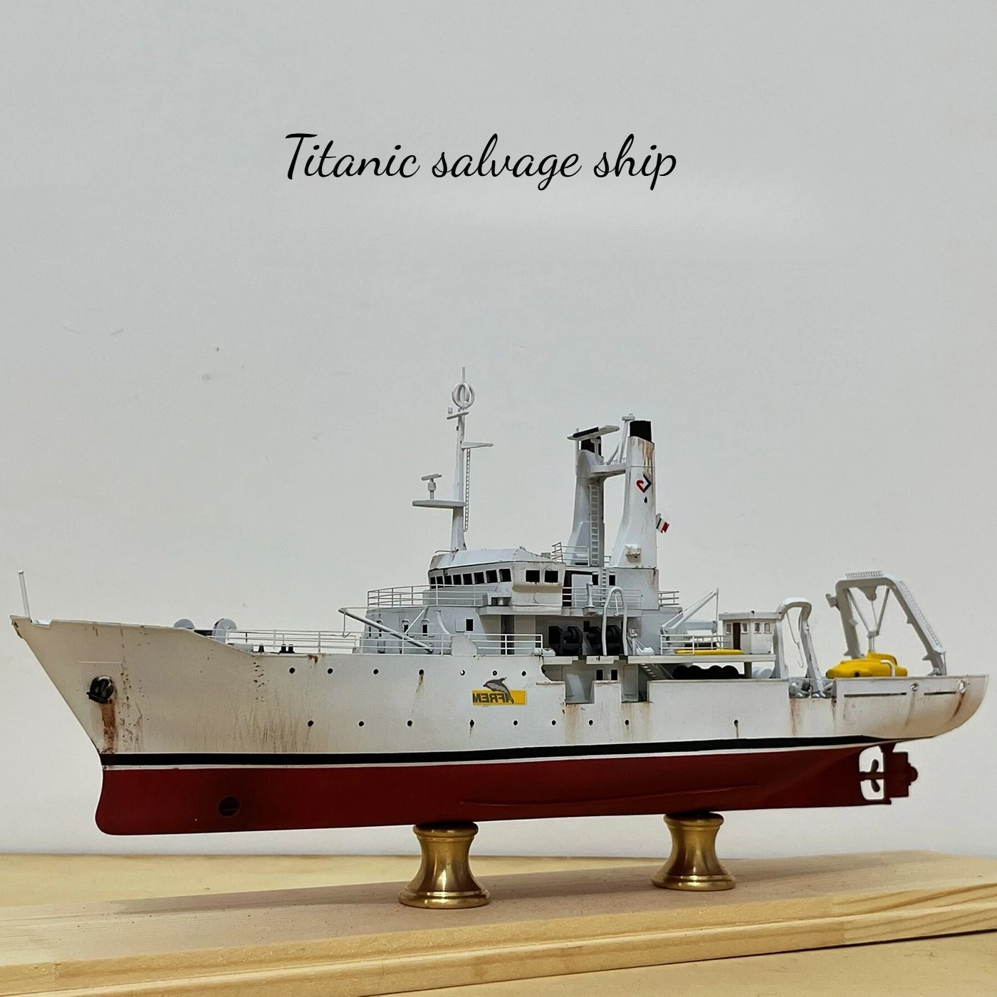 

1/200 Титаник Searcher Лодка Статическая модель 36 см с ночным навигационным эффектом освещения Готовая модель корабля Корабль Игрушка Подарочные украшения