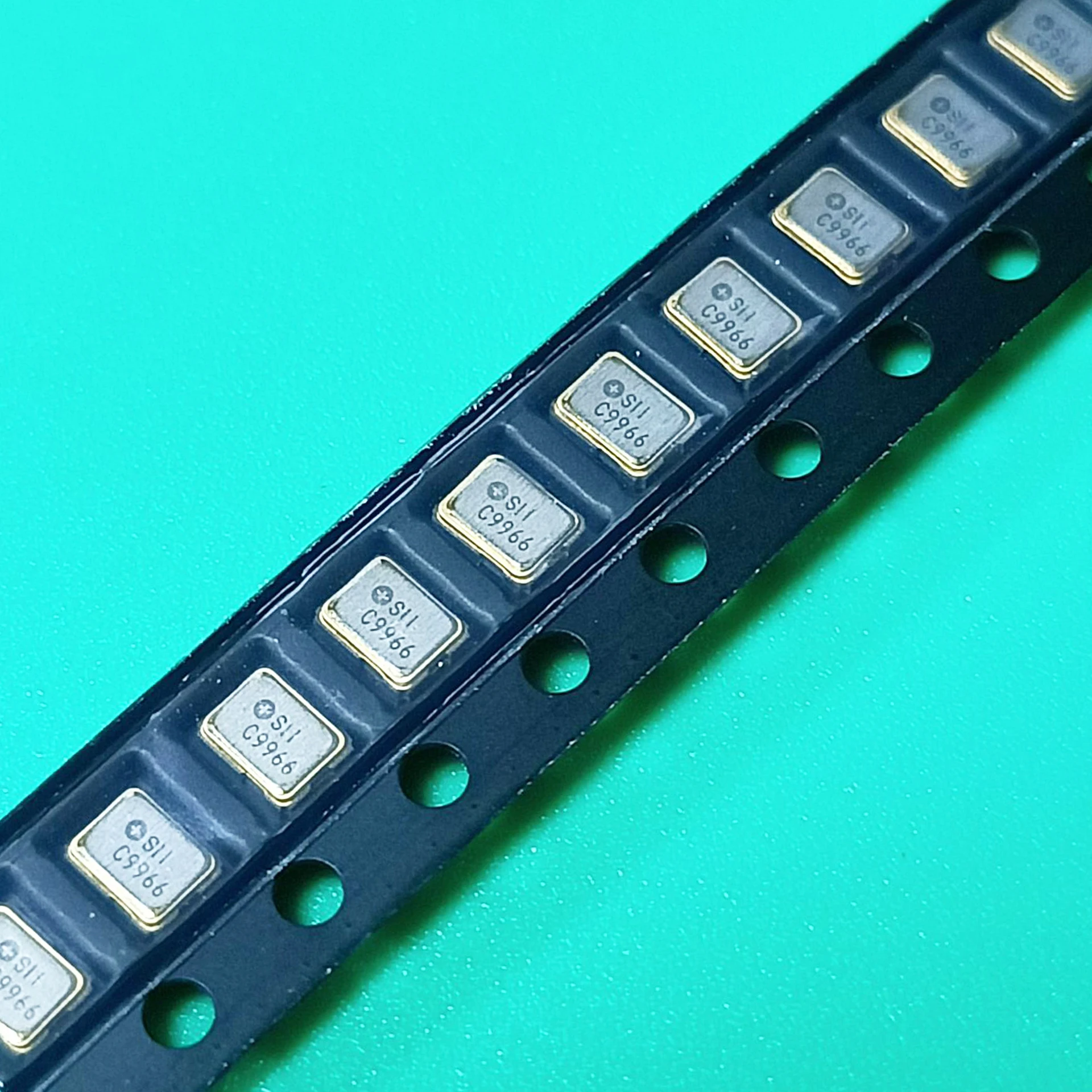 

10pcs/lot CPH3225A SMD3225 CPH3225 A Electric Double Layer Capacitor 3.3V 11000uF Surface Mount 1210 11MF CPH 3225A CP H3225A
