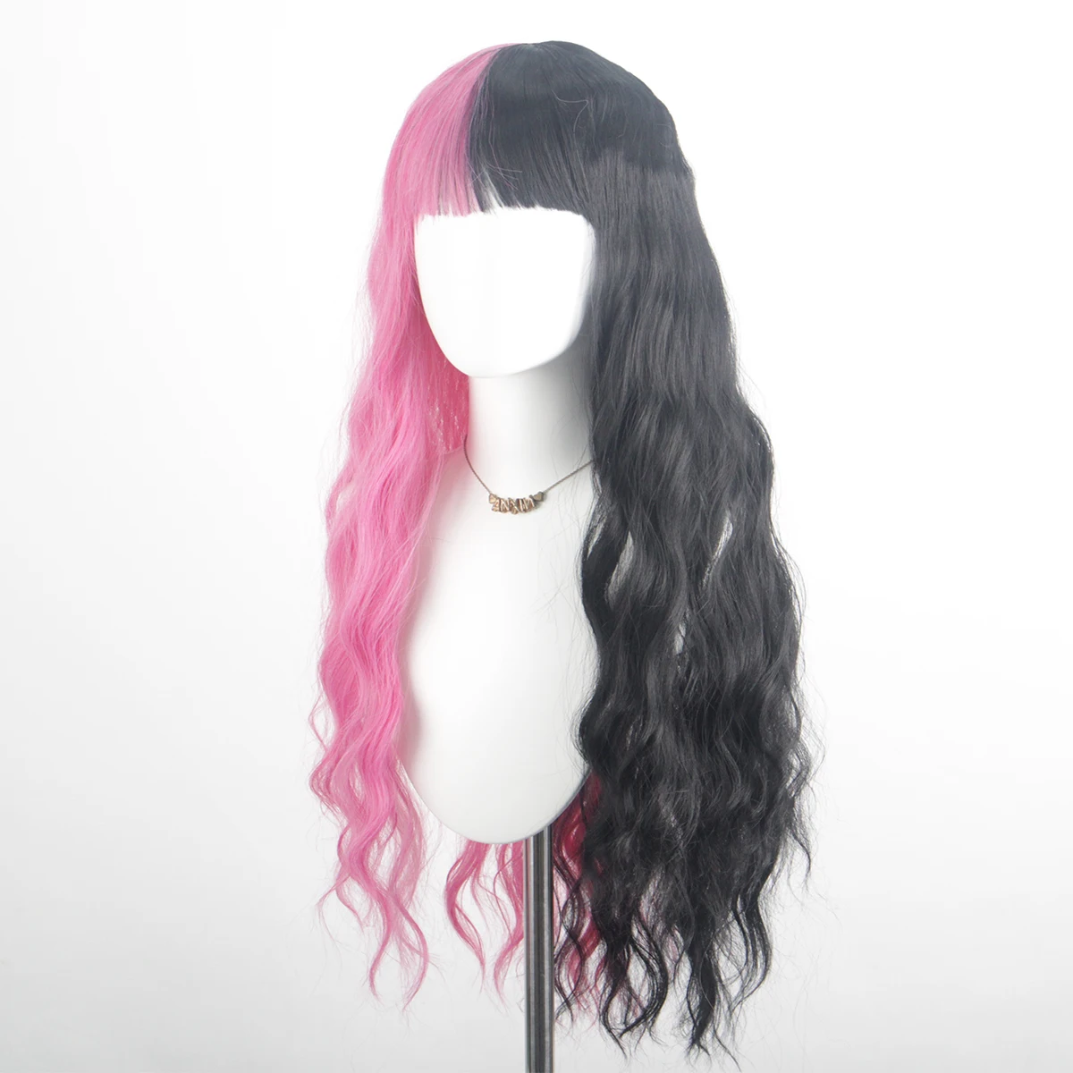 Peluca de pelo rizado largo sintético de alta calidad de colores mezclados en negro y rosa para mujer con flequillo Qi de moda para uso en fiestas