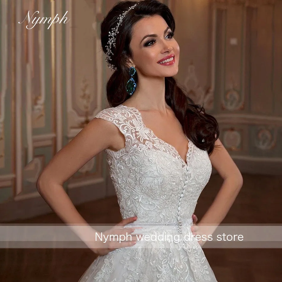 ヴィンテージチュール V ネックレースのウェディングドレス Vestido De Noiva ノースリーブ A ラインアップリケボタンウェディングドレスローブデマリー