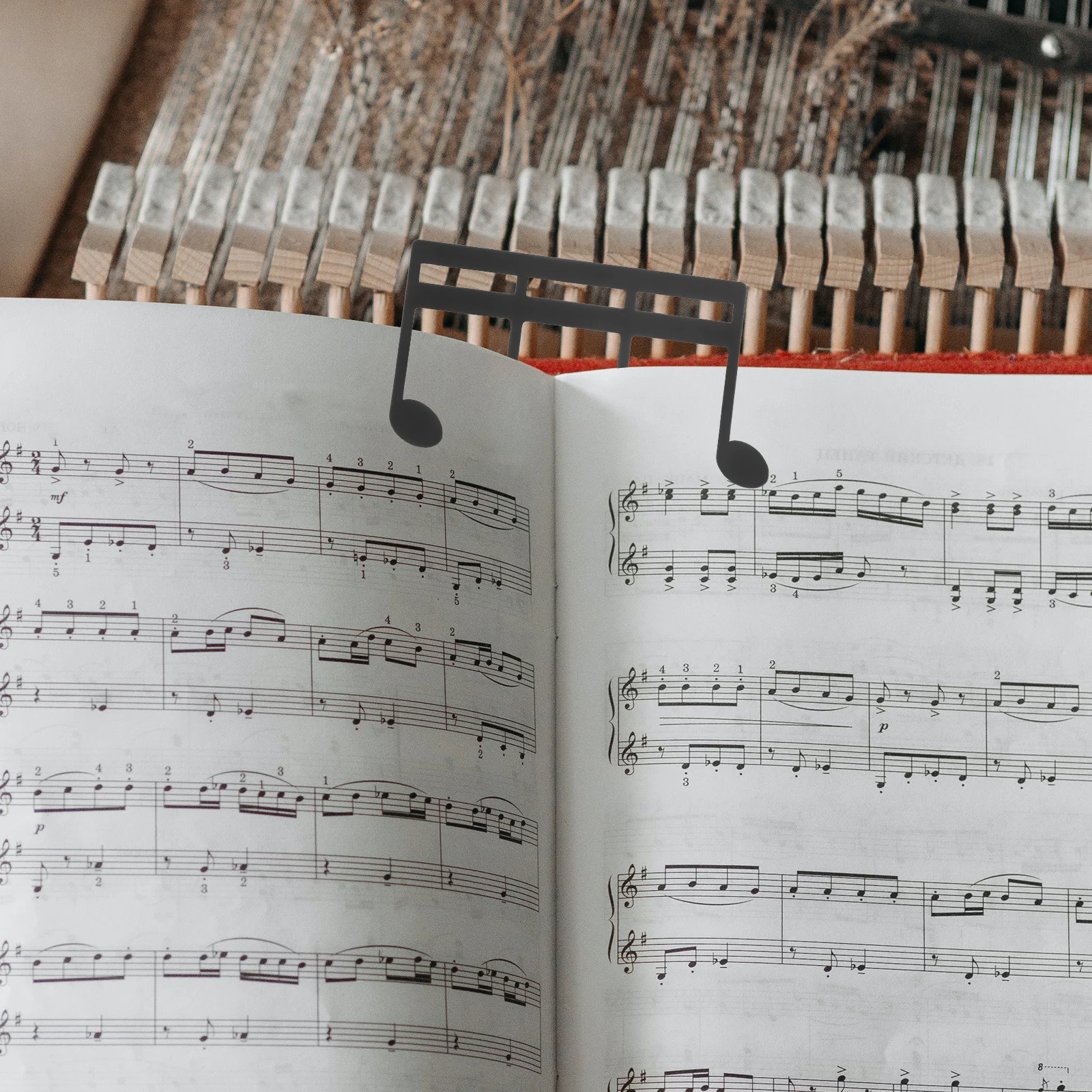 

Book Clip Metal Sheet Music Holder Portable For Piano Guitarist Reading Stand Page Fixer Music Note Shaped Clamp
