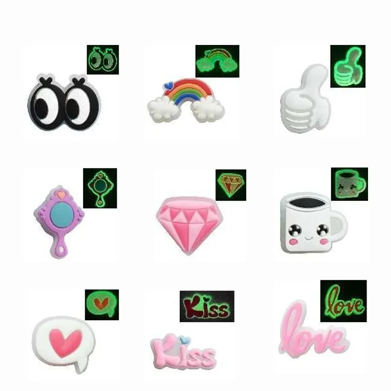 

2 шт./лот, ПВХ, светящаяся в темноте фраза, поцелуй, бриллиантовая пряжка для обуви, подвески, аксессуары, украшения для сандалий, сабо, ручка, сделай сам, gif