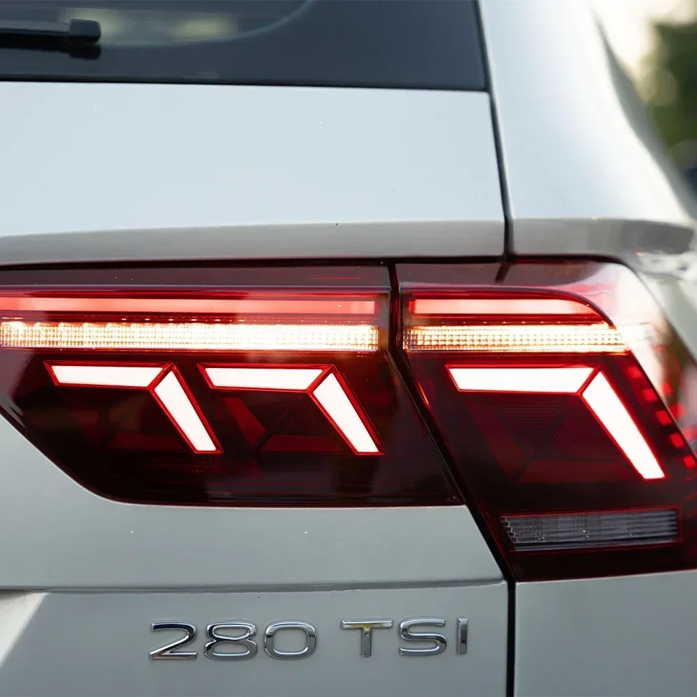 

Для VW 2017-2021 Tiguan L автоматические задние фонари, обновленный новый 2024, автомобильный задний фонарь, светодиодный стример, поворотные задние фонари, аксессуары в сборе