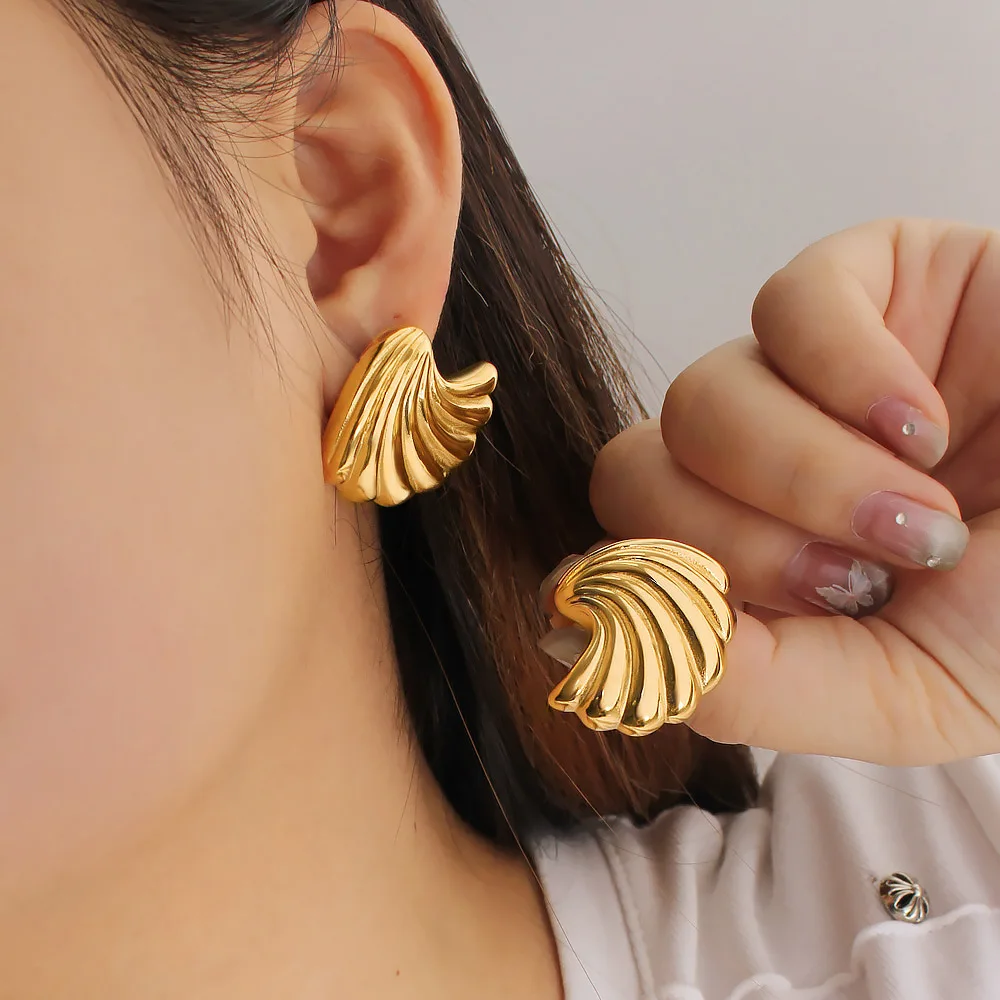 DIY accessories new casual style 18k gold stainless steel stud earrings ins women's fashion versatile fan shell earrings wholesa