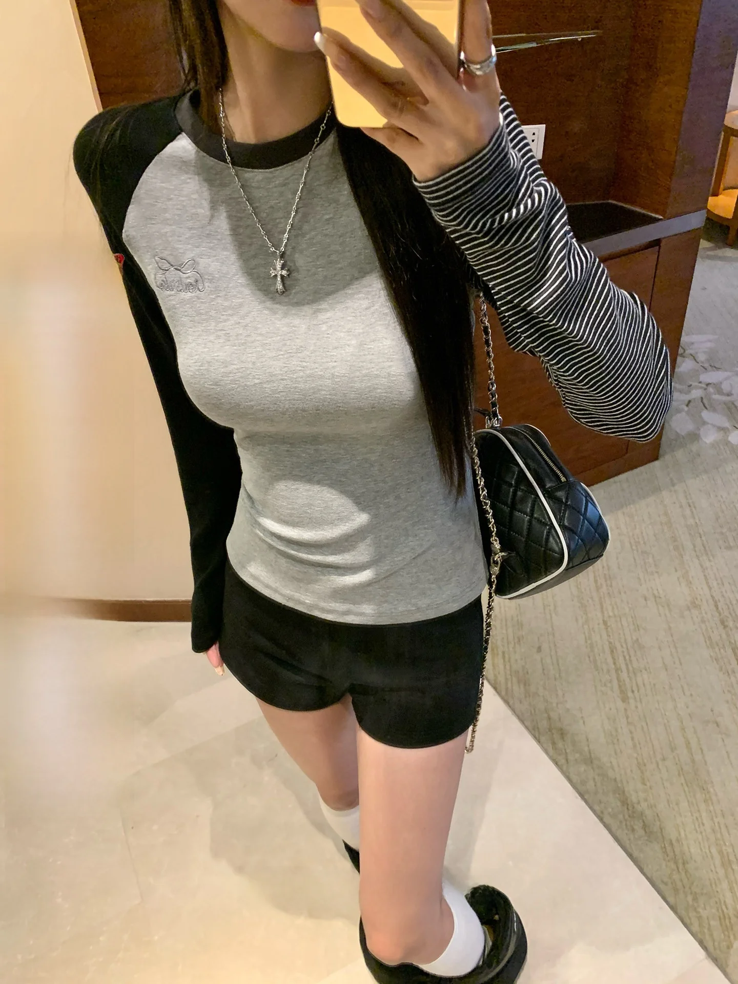 

Winter New Sle 23TH ALTER Camere round Ne Slim Fit Color Blo Base irt Women's Long Sve Commute Faion Korean Sle