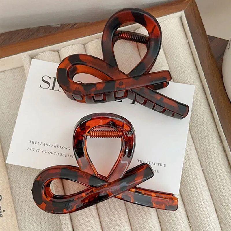 Vintage Haarspange mit geometrischer Schleife für hohe Pferdeschwänze – Haarklammer für Damen, Haarschmuck für den Hinterkopf – Detail 2