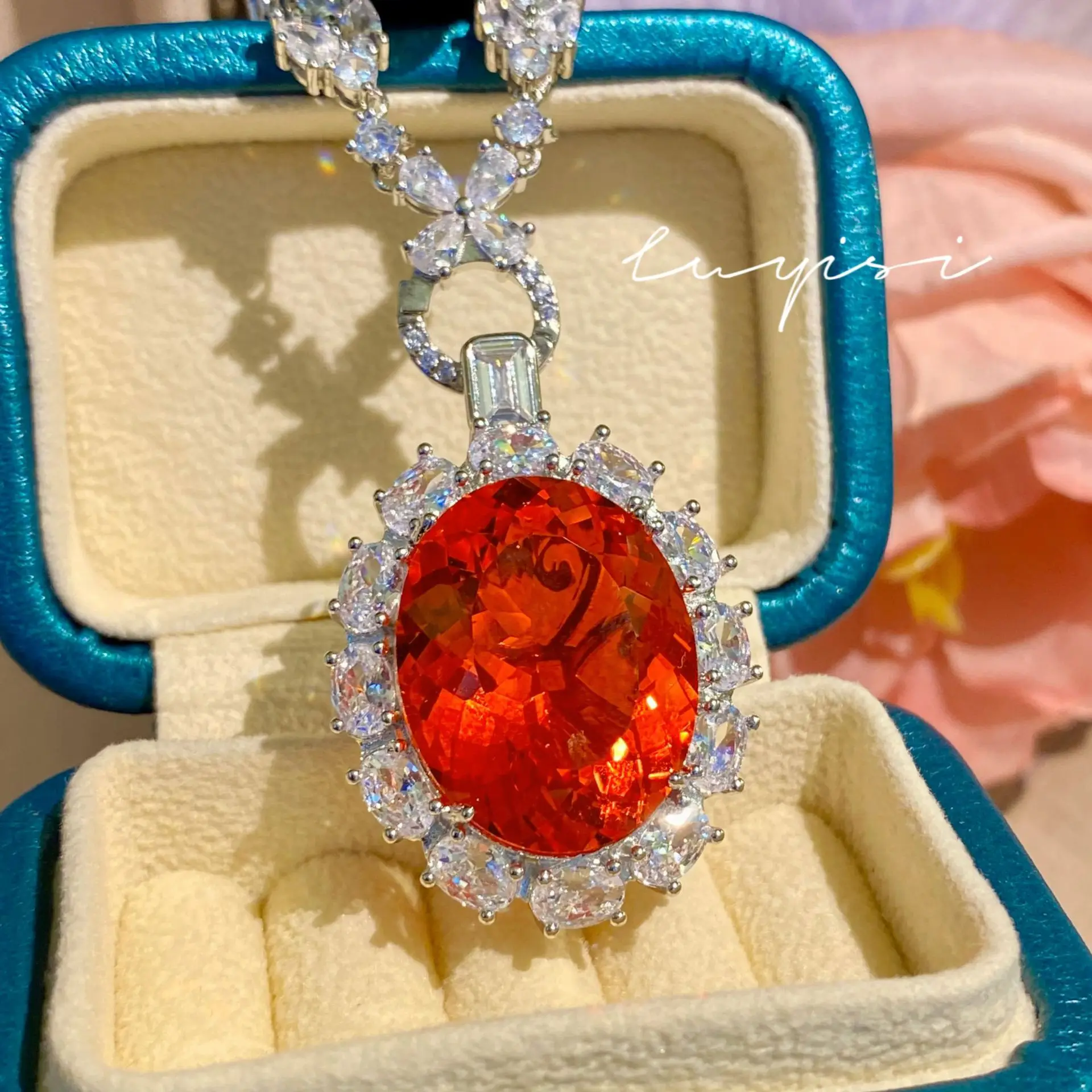 Industria pesada, colgante Fanta de diamantes de colores, collar de zafiro con diamantes de alto carbono, moda versátil, puesta de sol, naranja, Papalacha Col