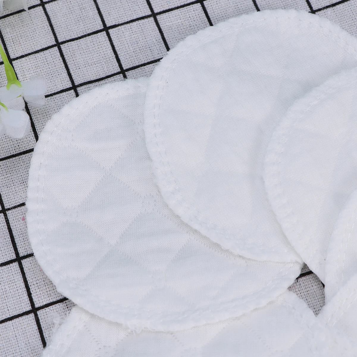 

20pcs Anti-Leak Breast Pads Cotton Absorbent Nursing Pads for Women Comfortable Round Leakproof Feeding Pad Cotton Feeding Pad