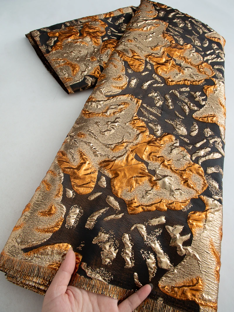 2026 Afrikanischer Jacquard-Brokat-Spitzenstoff |   Gold-Schwarzer Geprägter Strukturierter Tüll |   Nigerianisches Hochzeitskleid-Nähmaterial