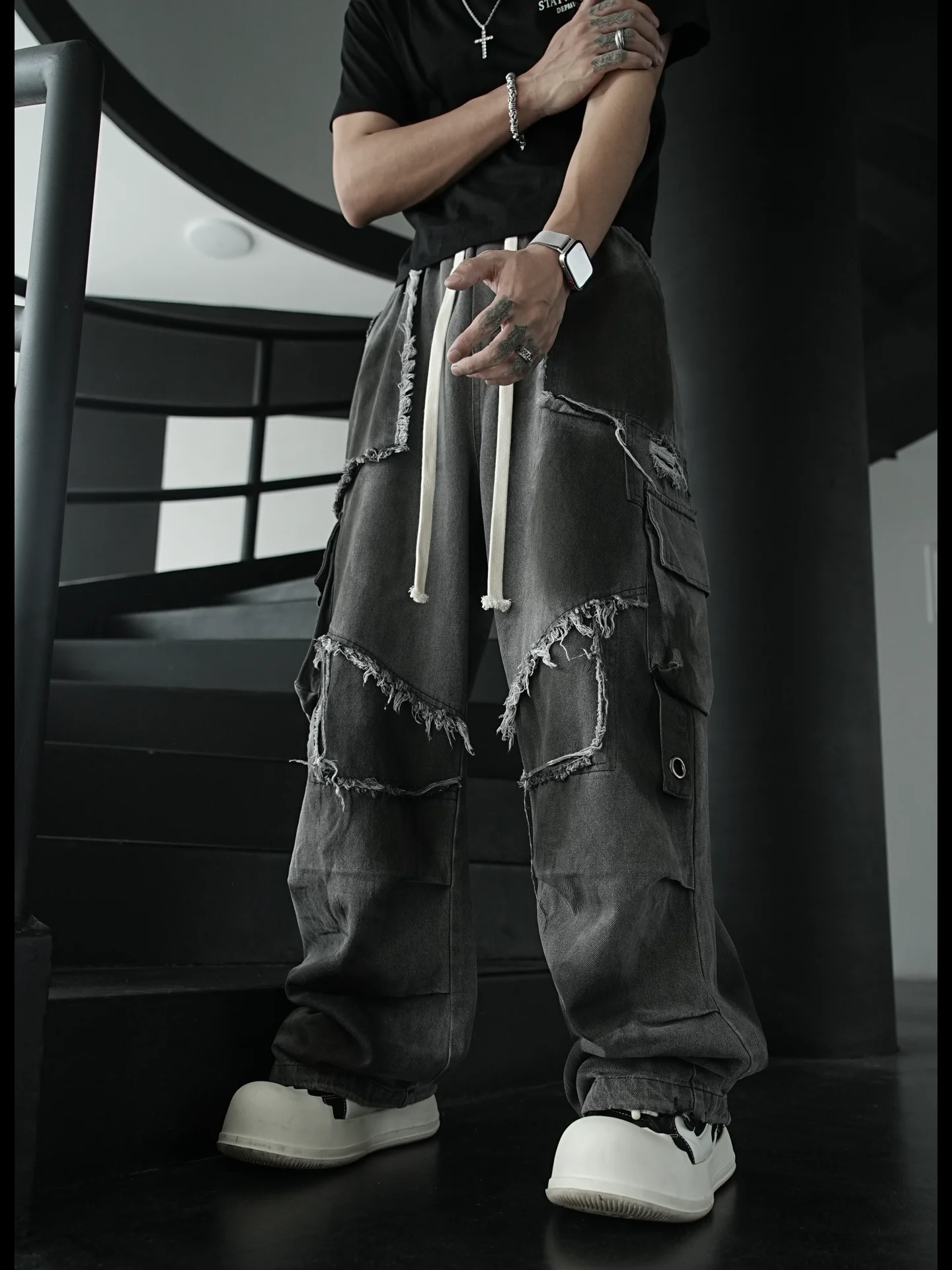 Frayed Spray Black Dirty Dyed Metal Design Jeans Beggar Hip Hop Function Street Stitching Heavy Industry Straight-Leg Pants