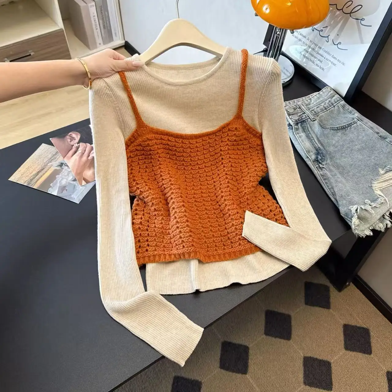 

Gentle Sle Hollow out Knitted Crop Top And Bot Two Piece Set for Women Slim Fit Autumn Collection Soft Touch