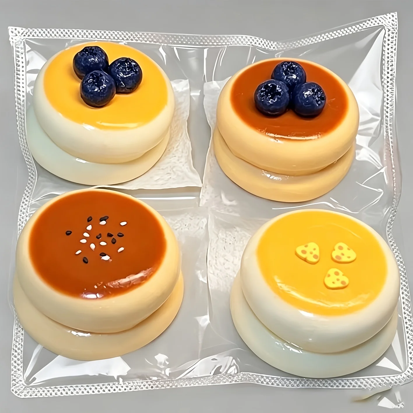 

Pack of 3, random color and style simulation cake kneading toys, soft and slow rebound, decompression and kneading music, fun design party gifts. random color