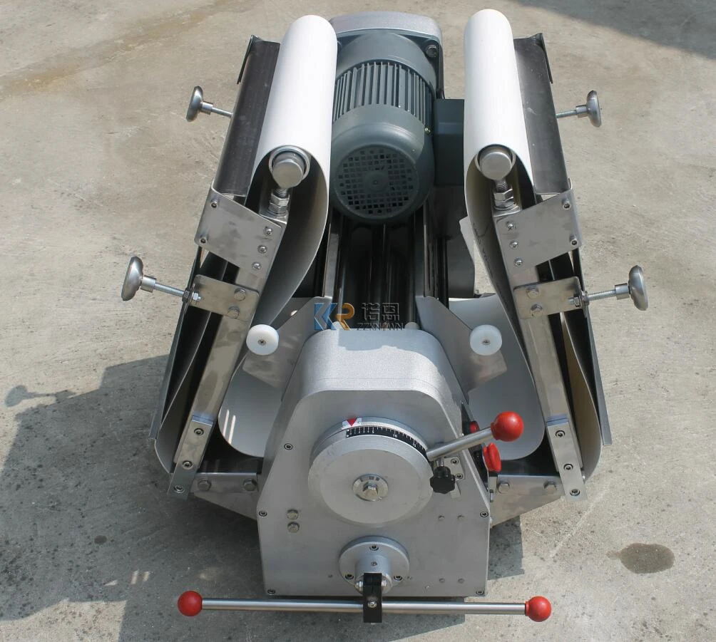 Meja atas adonan kecil Sheeter dan pemotong Croissant Pita mesin terpal roti dengan sabuk Conveyor untuk penggunaan di rumah