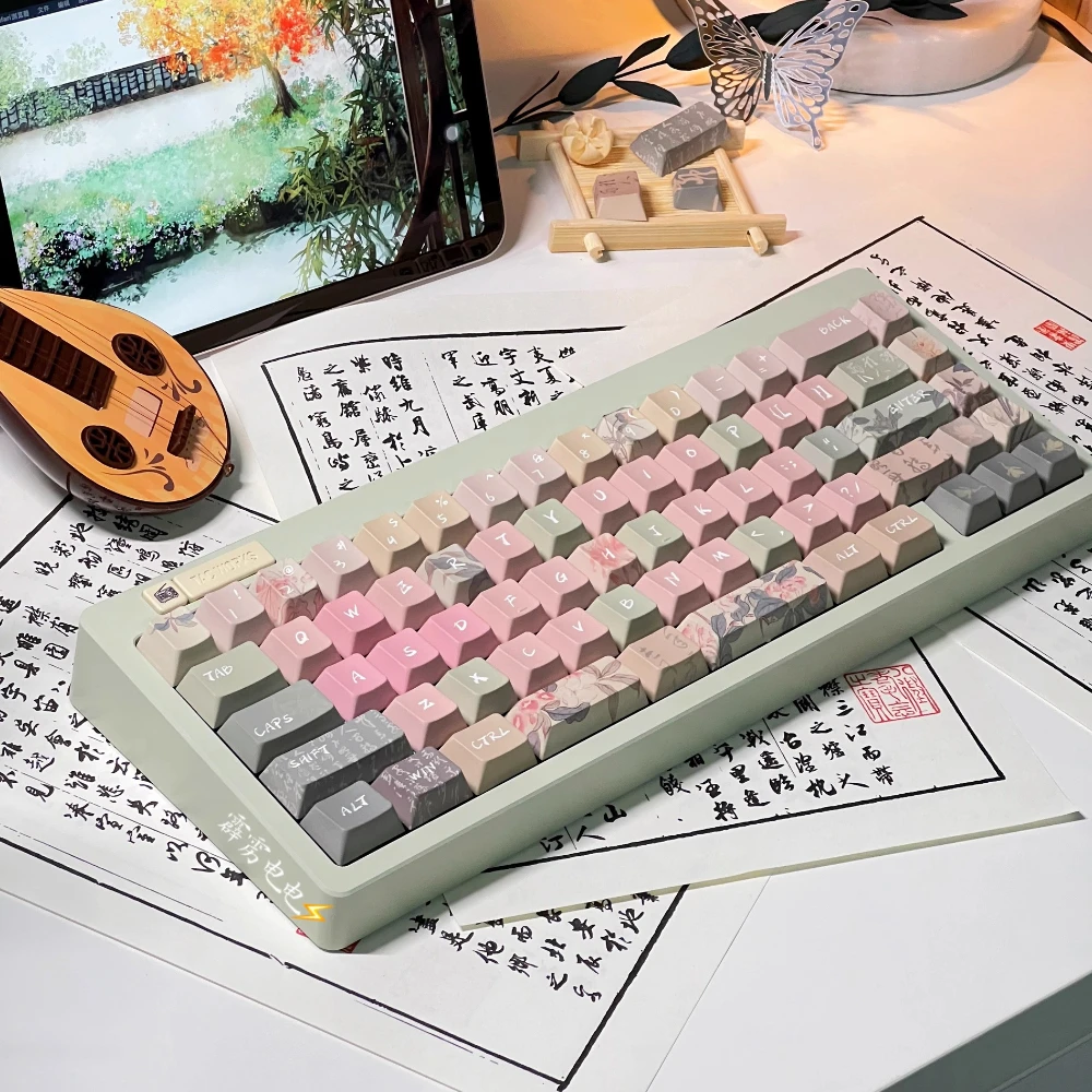 Teclas rosas de estilo antiguo, hierba y árboles son todos los soldados, tema Cherry Pbt, sublimación térmica de cinco caras, 154 teclas