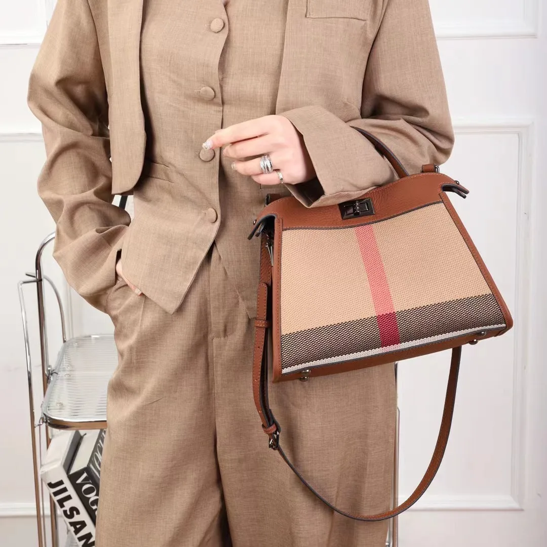 

Large Bag Female Handbag Lattice Bag High -End Canvas New Fashion Mothers Bag