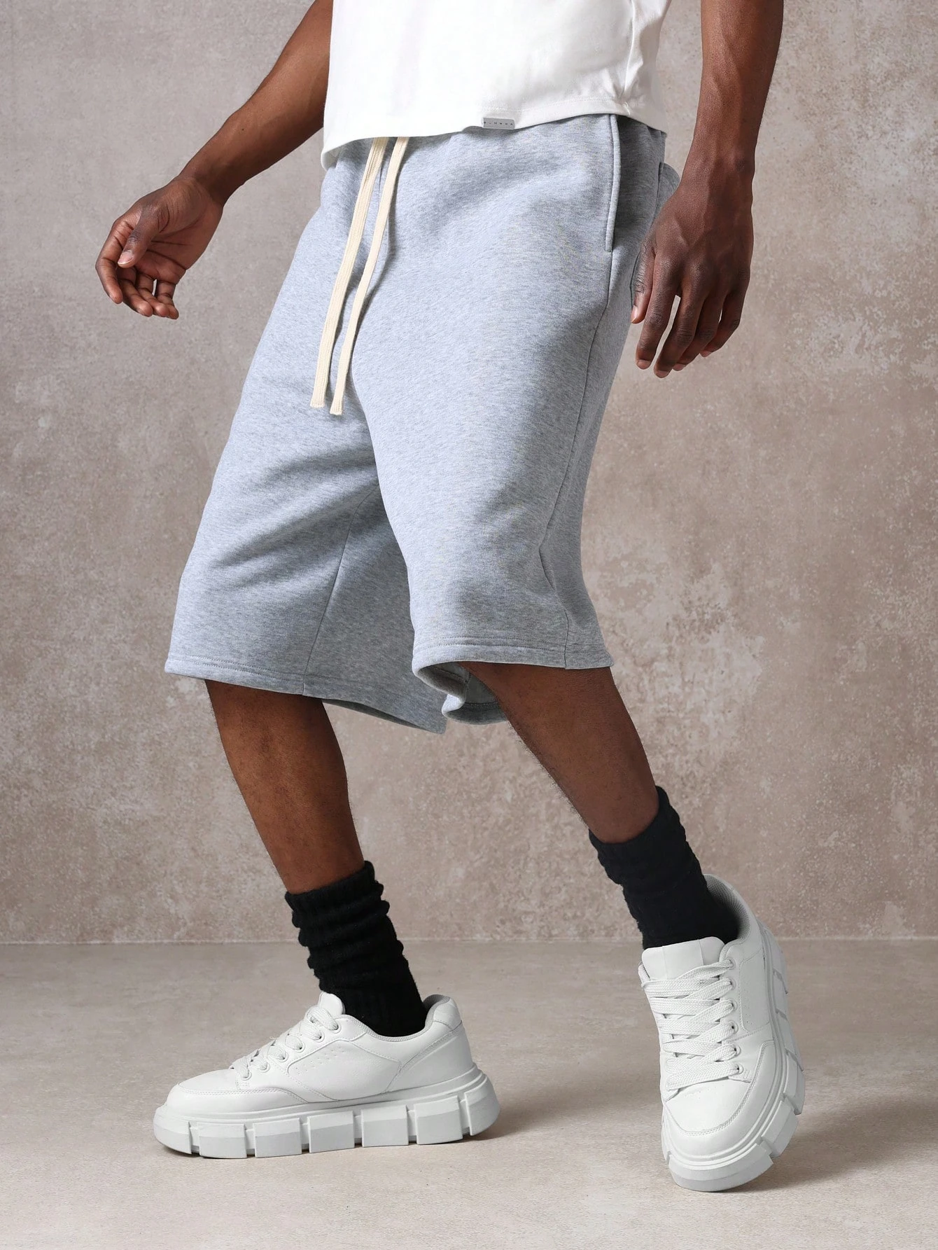 

Low-crotch basic regular-fit shorts, loose and casual knee-length street style, daily home wear men's shorts pants