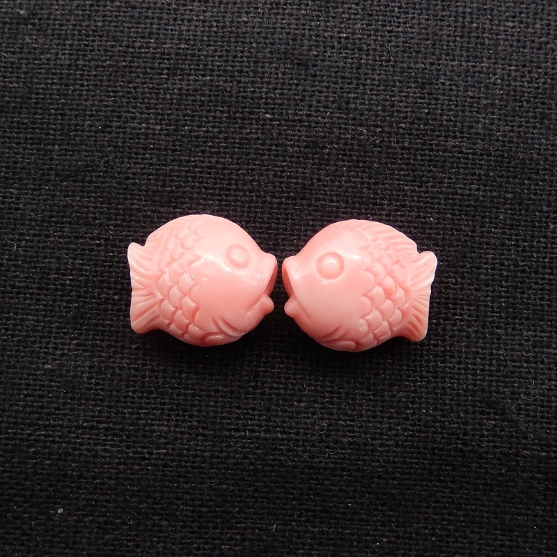 Semiprecious Pink Conch Shell (Made Of Powder Of Shell, Color Is Enhanced ) Carved Fish Pendant Bead