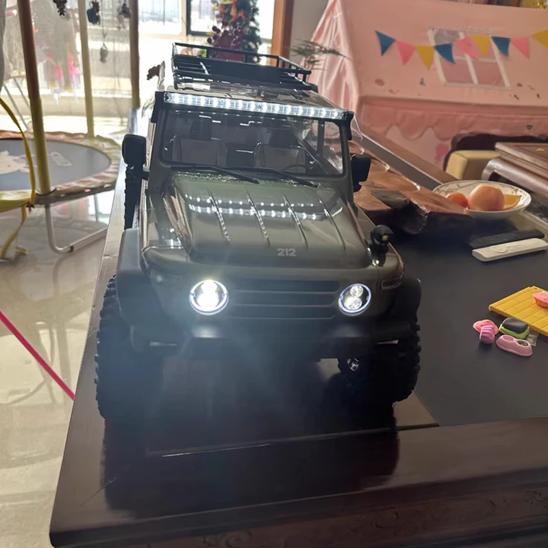 YIKONG RC 자동차 YK4084 1/8 스케일 전동 4WD 오프로드 크롤러 LED 라이트 디프 락 2단 변속기 - 완벽한 선물 장난감