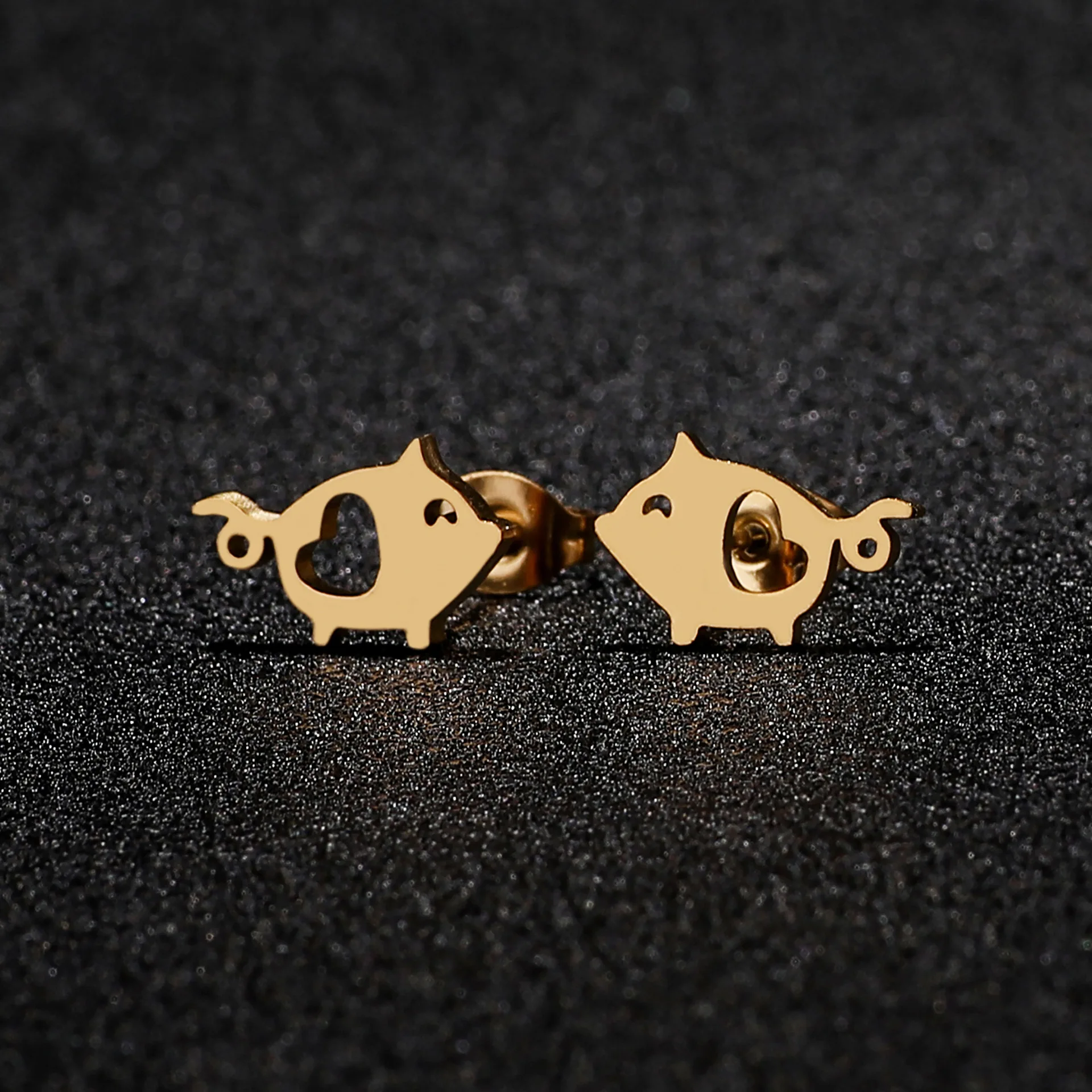 2024 new fashion stainless steel love pig earrings product temperament all match birthday anniversary earrings small gift