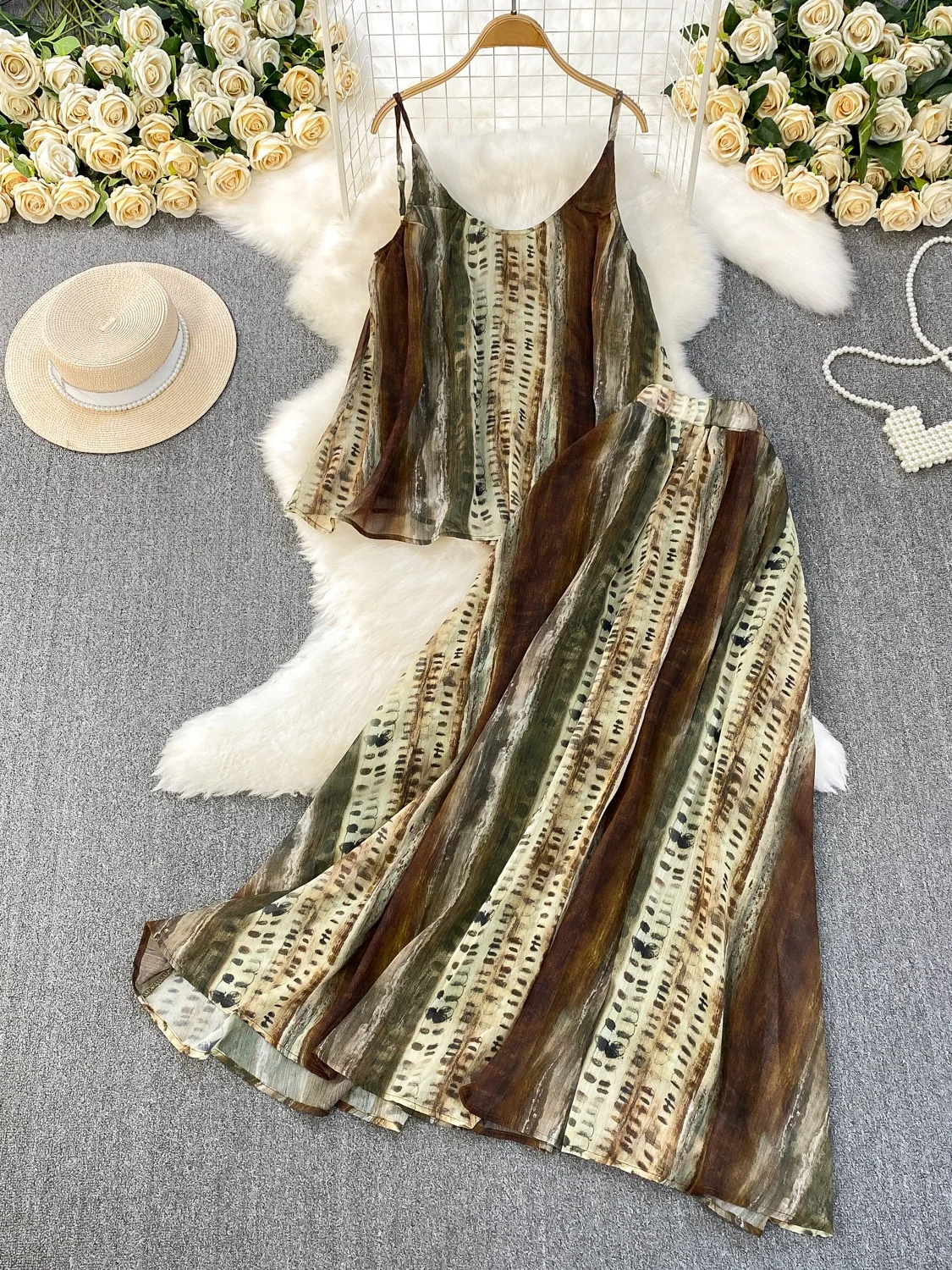 

Retro Loose Chiffon Print Strap Vest High Waist Slim A-Line Skirt Holiday Style Two-Piece Set Casual Spring Fashion
