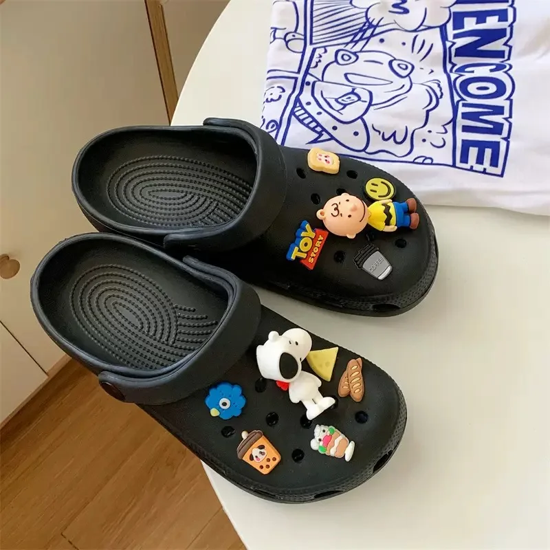 スヌーピーシューズチャーム 3D かわいい靴バックルサンダルスリッパアクセサリー靴の花の装飾子供にクリスマスギフトを与える